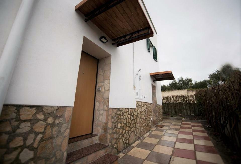 Casale Delle Piane Bed & Breakfast มาเตรา ภายนอก รูปภาพ
